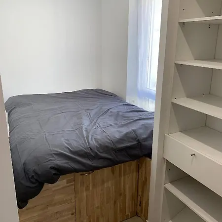 Nice Studio In Appartamento Tolone